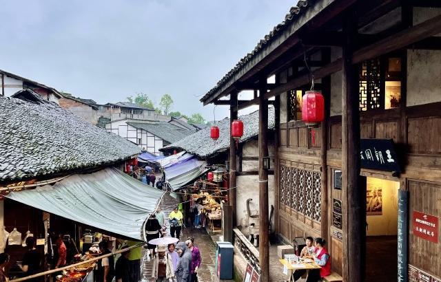 为稳楼市!重庆再次出手调整房产税政策,“豪宅”税负大减:税率统一降至0.5%,免税面积增长80%